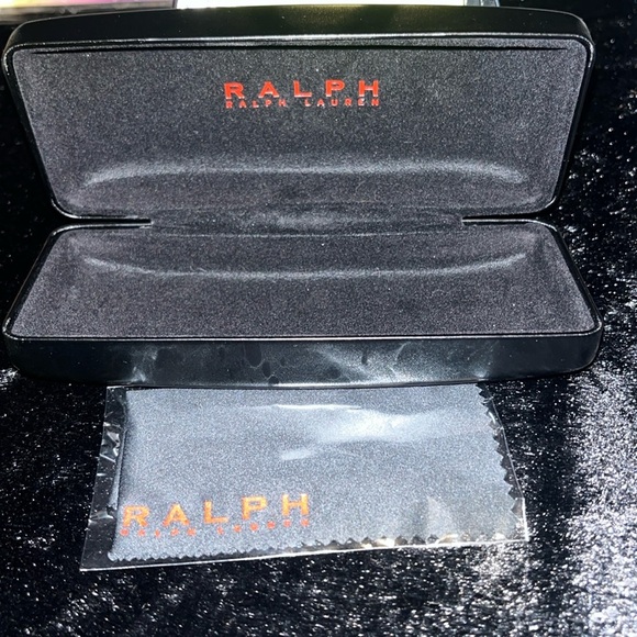 Ralph Lauren Eyeglass Case and Cleaning Cloth - Picture 2 of 6